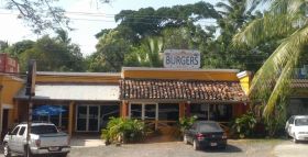 Burger place on Pan American highwy, Panamaj – Best Places In The World To Retire – International Living